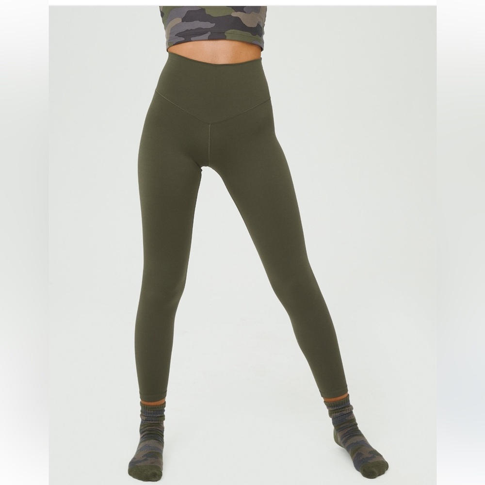Aerie real me high waisted leggings.
